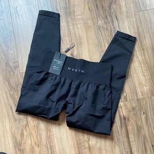 Black Solid Seamless Leggings NVGTN size medium.